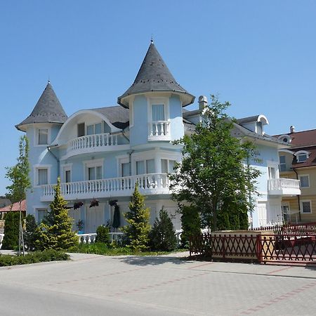 Crystal Es Susanne Panzio Шиофок Экстерьер фото