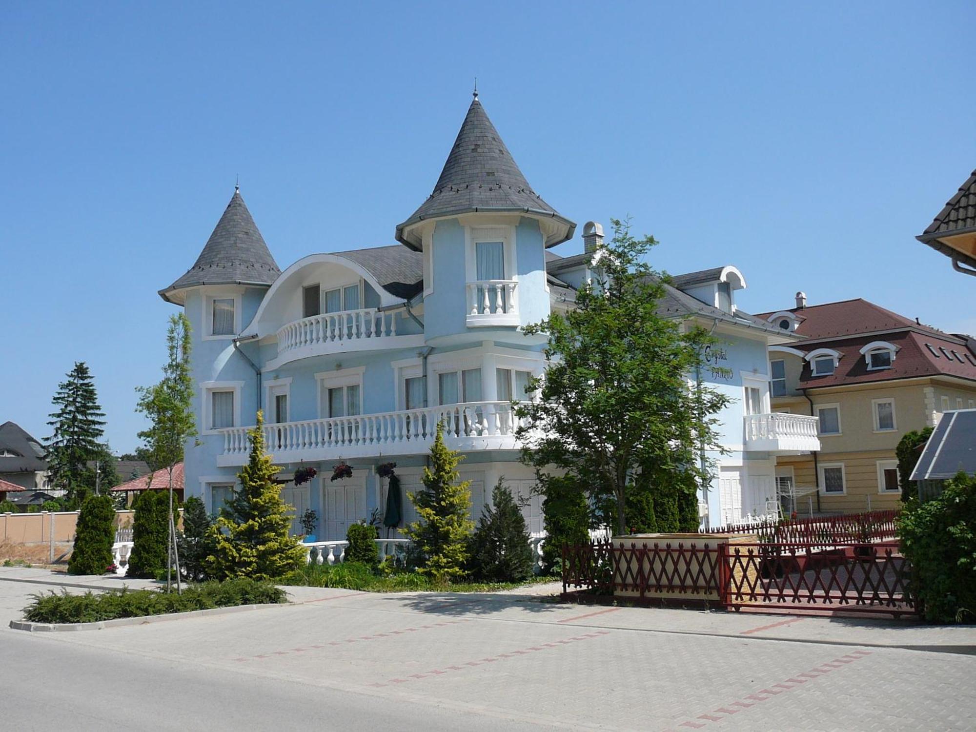 Crystal Es Susanne Panzio Шиофок Экстерьер фото